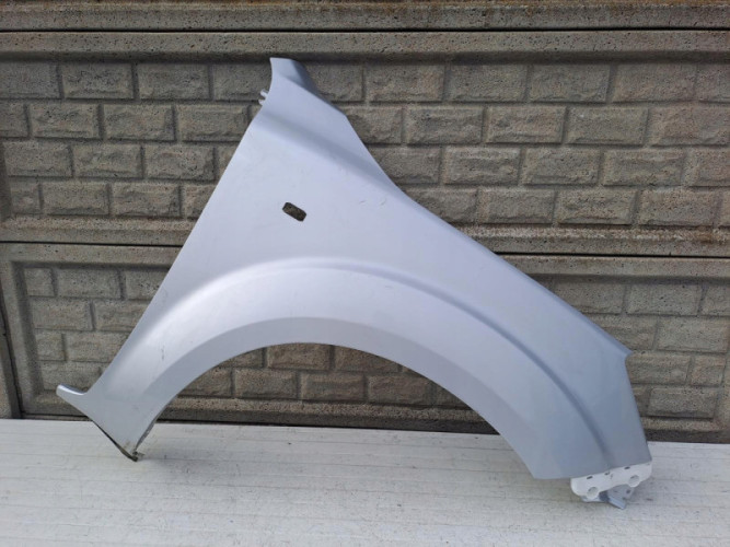 NISSAN NAVARA IV 16-23 BŁOTNIK PRZEDNI PRAWY - (14362726801)