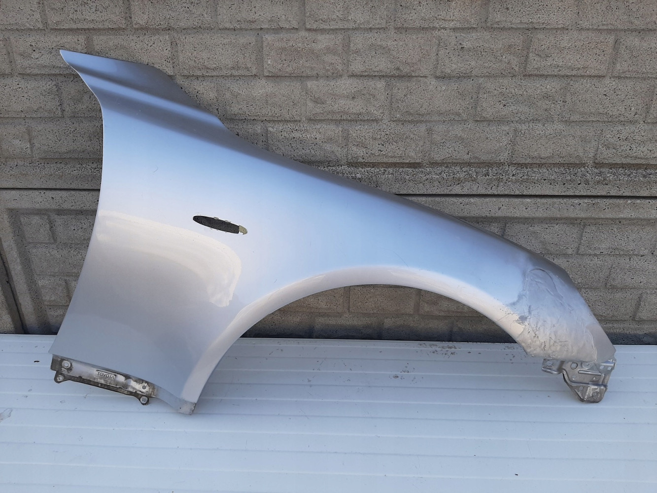 LEXUS SC SC430 II 01-05 BŁOTNIK PRAWY PRZEDNI