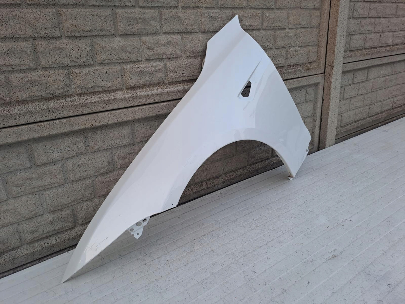 TESLA MODEL S BŁOTNIK LEWY PRZEDNI - (14375966121)