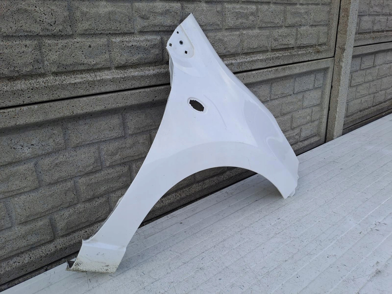 NISSAN PIXO SUZUKI ALTO BŁOTNIK PRAWY PRZEDNI - (14375996498)