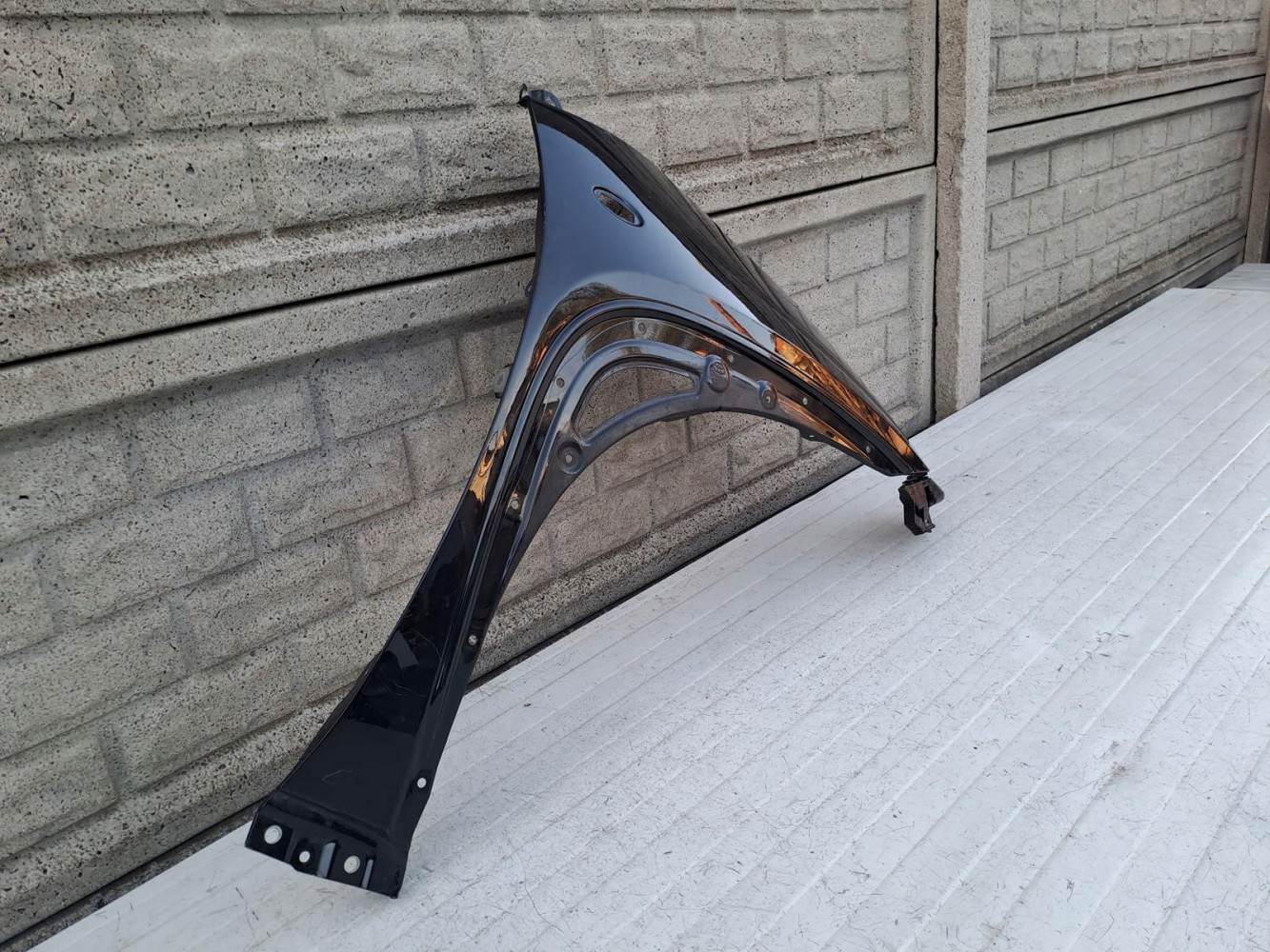 BŁOTNIK PRAWY PRZÓD TOYOTA AYGO X 22-23 - (14383147010)