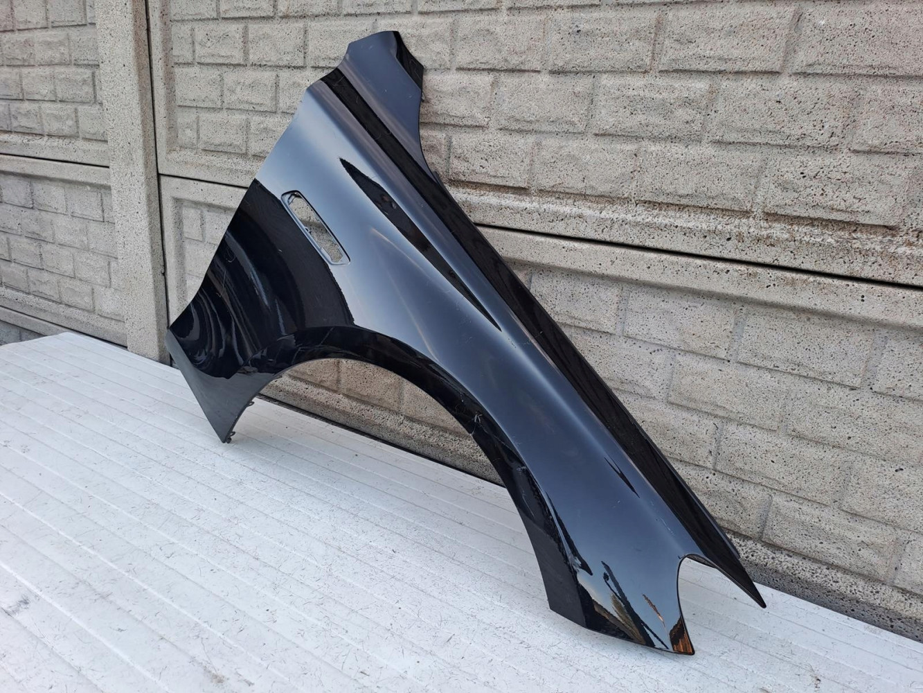 BMW 5 V GT F07 GT5 BŁOTNIK PRAWY PRZEDNI - (14383168664)