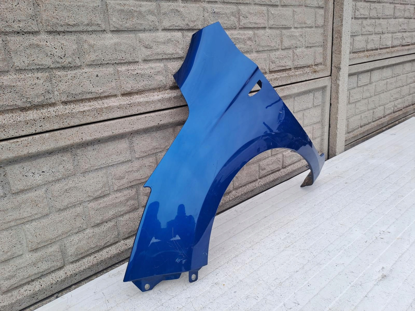 HYUNDAI I20 LIFT KIERUNEK BŁOTNIK PRZEDNI LEWY - (14383196287)