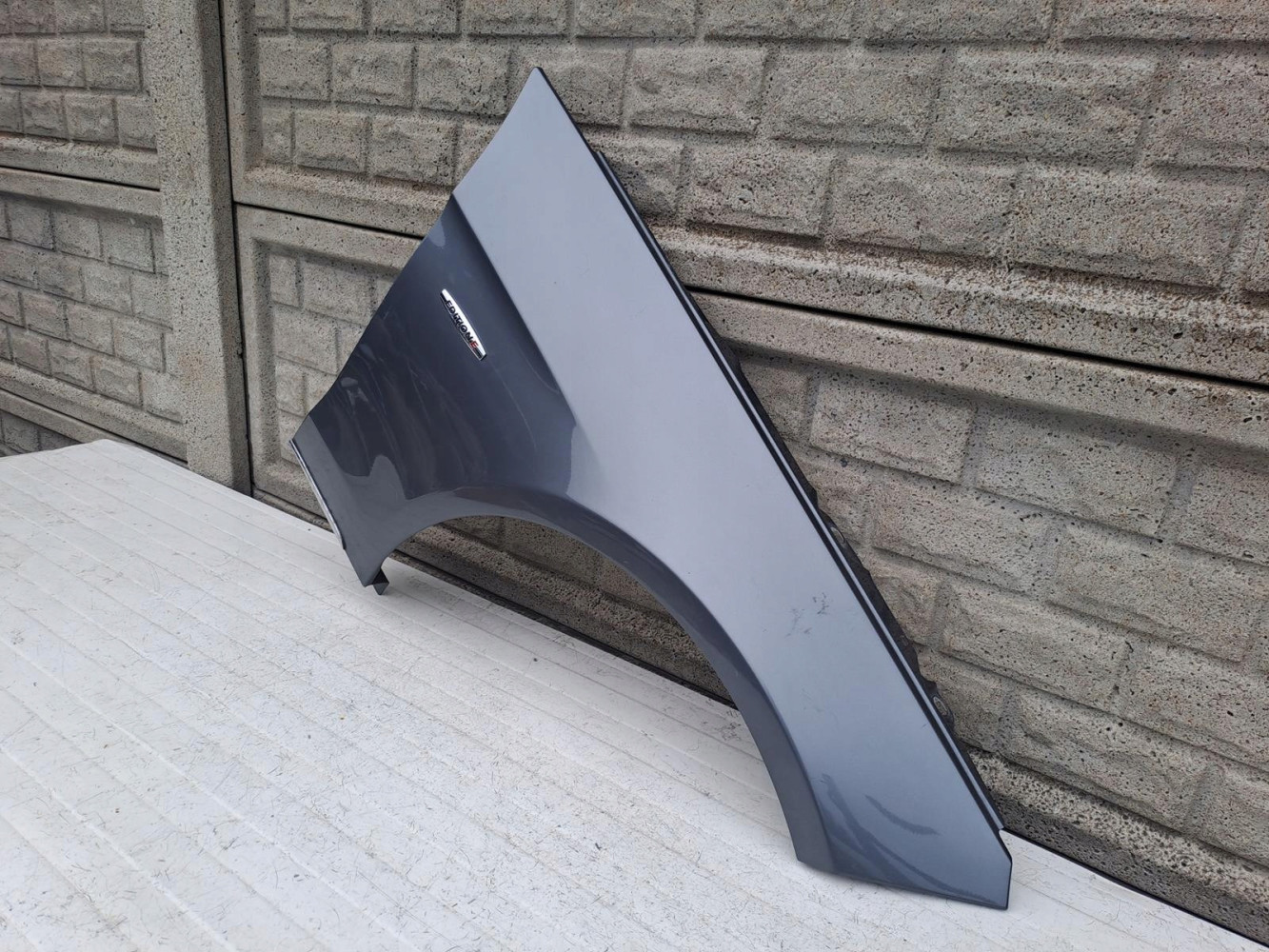 MERCEDES E KLASA W212 E212 BŁOTNIK PRAWY PRZÓD - (14397118560)