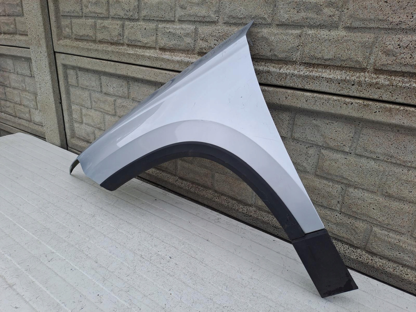 SEAT ATECA BŁOTNIK LEWY PRZEDNI - (14397488253)
