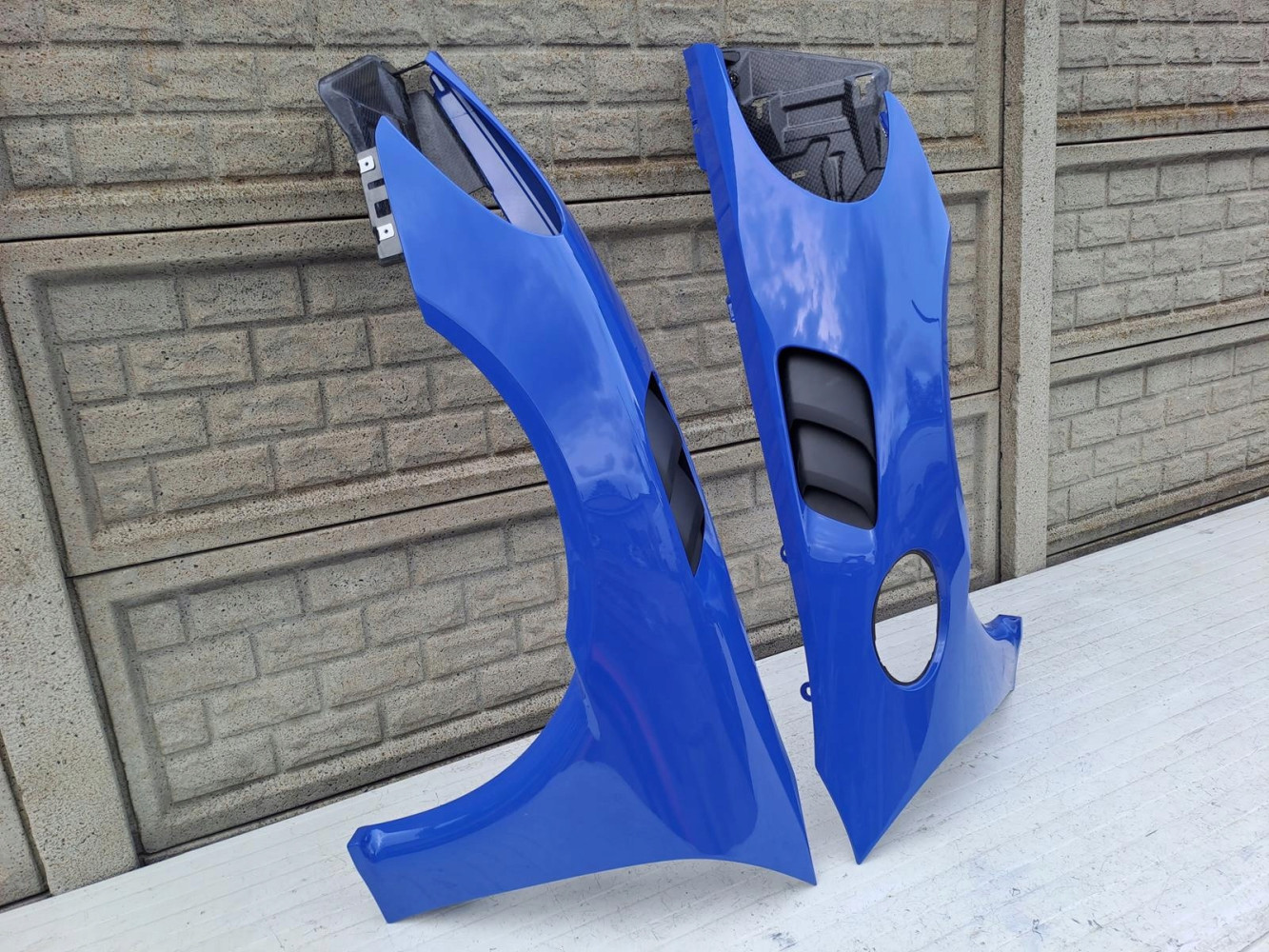 PORSCHE 718 CAYMAN GT4 RS CARBON BŁOTNIK PRAWY 9GT821018 LEWY 9GT821017 - (14400761559)