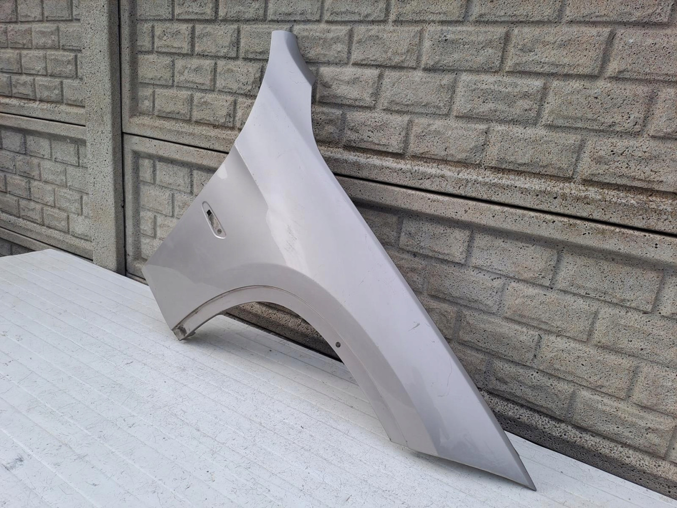 BMW X1 E84 2008-2013 BŁOTNIK PRAWY PRZEDNI - (14403574665)