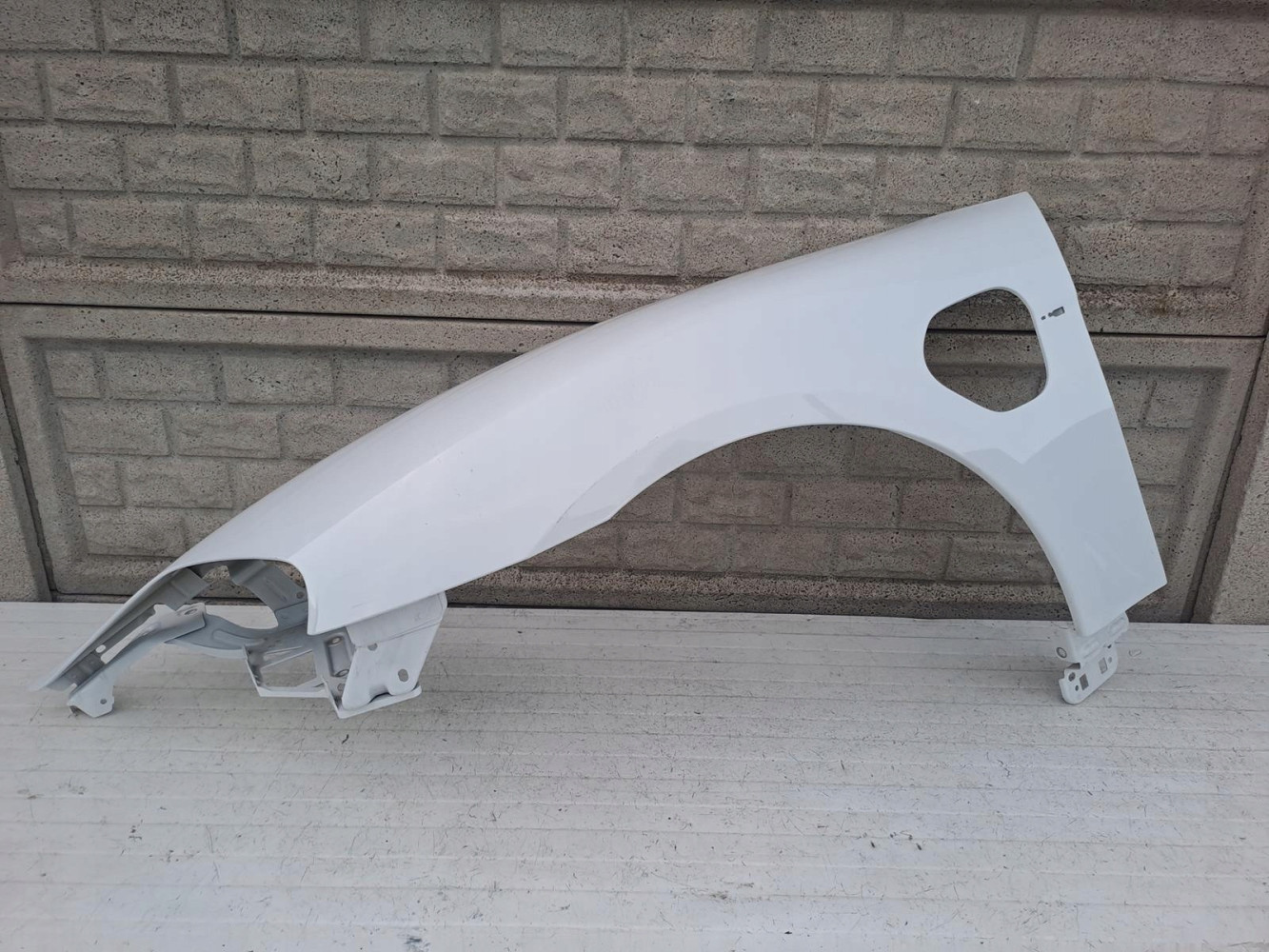 PORSCHE TAYCAN 9J1 9 J BŁOTNIK PRZEDNI LEWY - (14403581007)