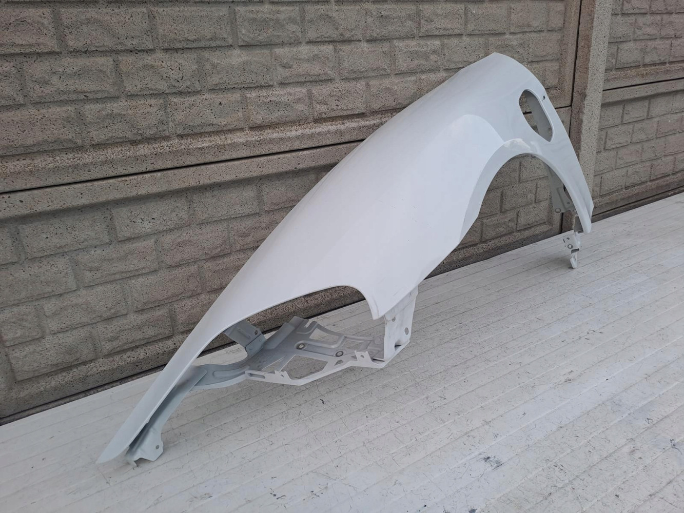 PORSCHE TAYCAN 9J1 9 J BŁOTNIK PRZEDNI LEWY - (14403581007)