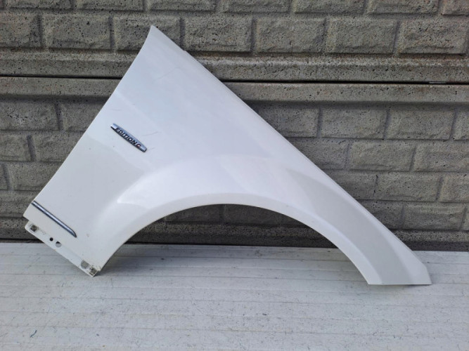 MERCEDES C KLASA W204 07-14 BŁOTNIK PRZEDNI PRAWY - (14437676417)