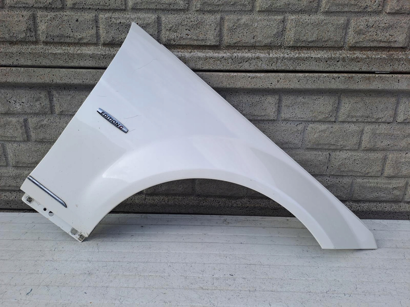 MERCEDES C KLASA W204 07-14 BŁOTNIK PRZEDNI PRAWY - (14437676417)