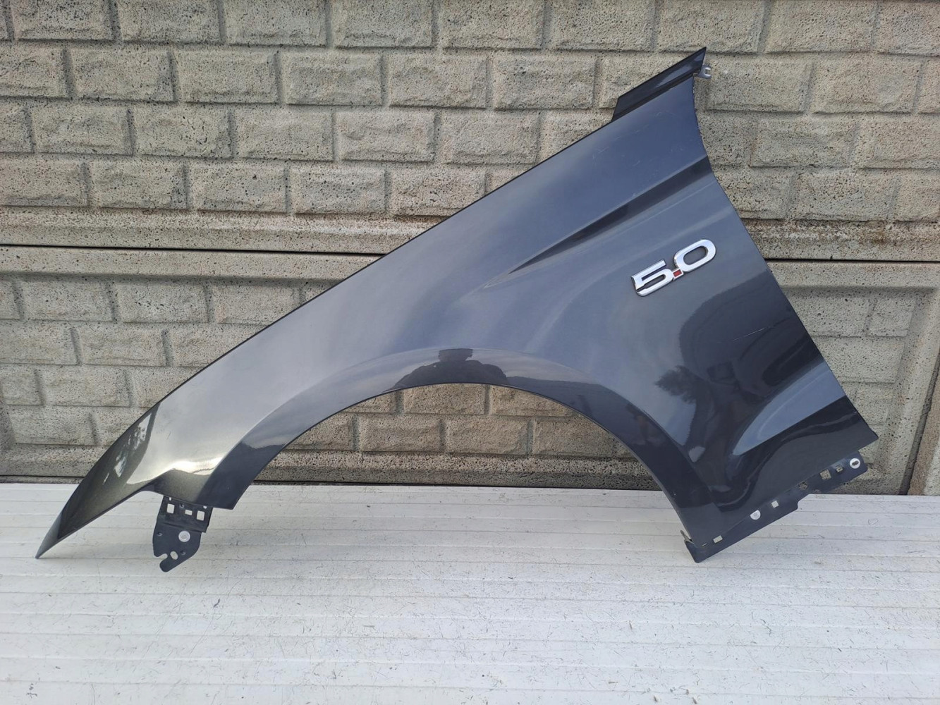 FORD MUSTANG VI 14 - 18 BŁOTNIK LEWY PRZEDNI - (14448072845)