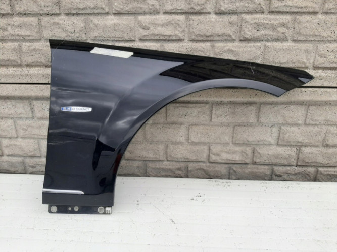 MERCEDES C KLASA W 204 07- BŁOTNIK PRAWY PRZEDNI