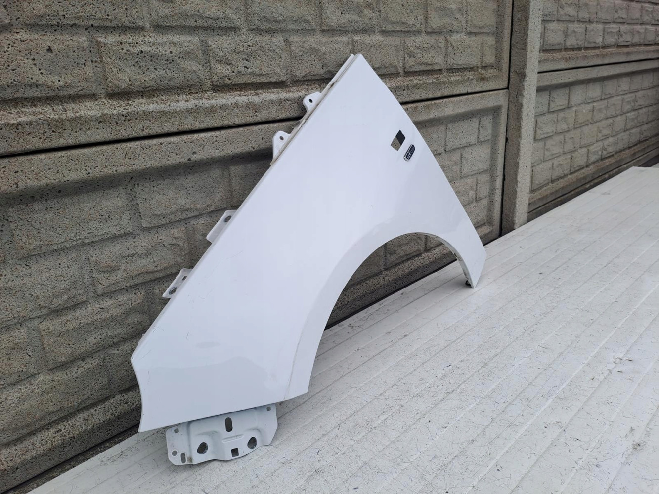 OPEL ADAM BŁOTNIK PRZEDNI LEWY - (14448490610)