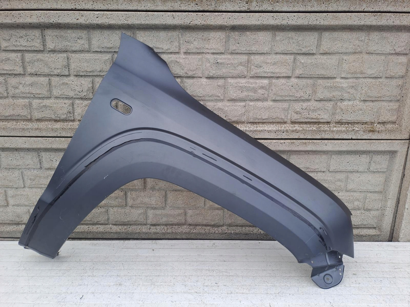 VW AMAROK 2H0 2016-2022 LIFT BŁOTNIK PRAWY PRZEDNI - (14487718820)