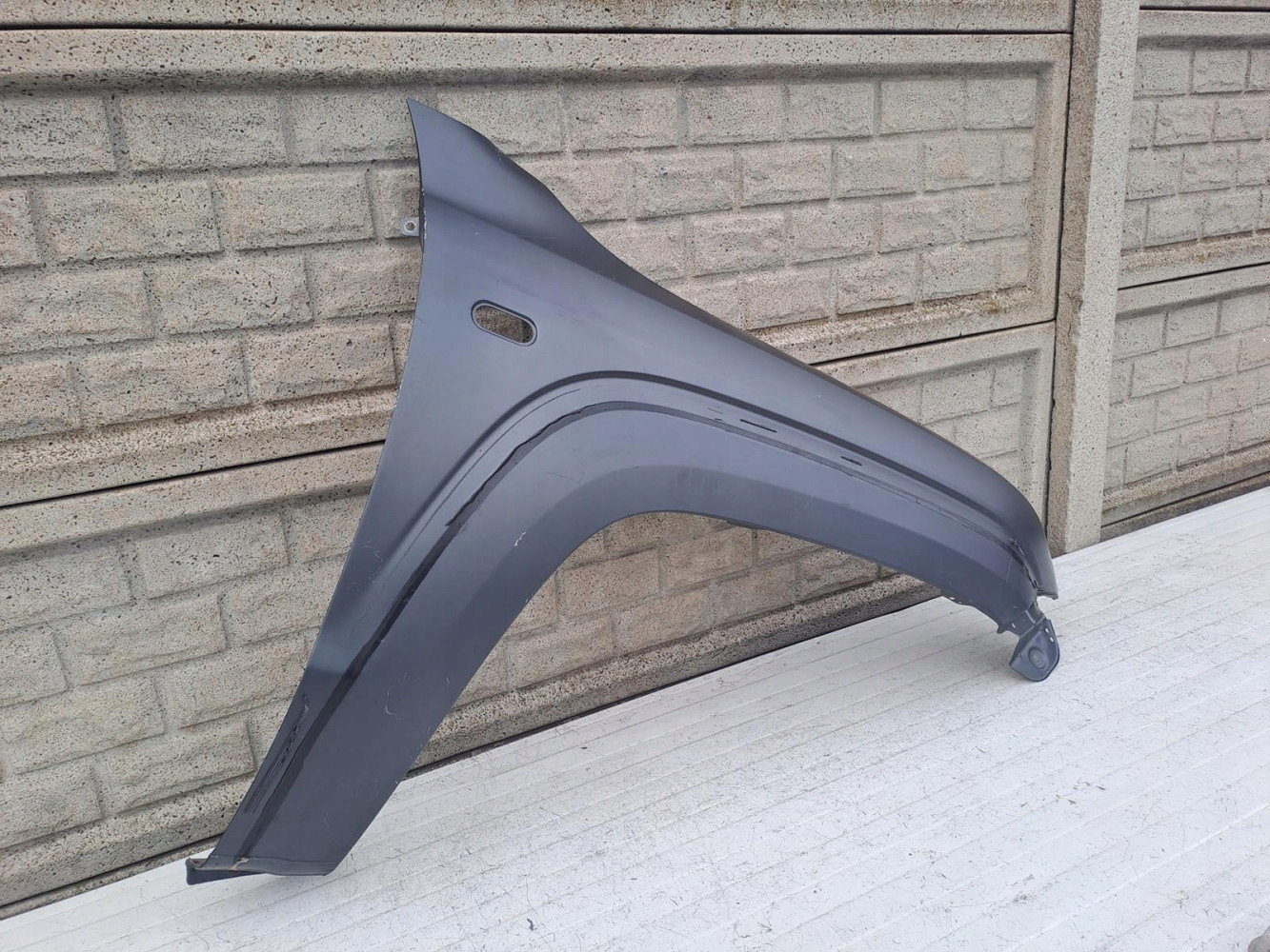VW AMAROK 2H0 2016-2022 LIFT BŁOTNIK PRAWY PRZEDNI - (14487718820)