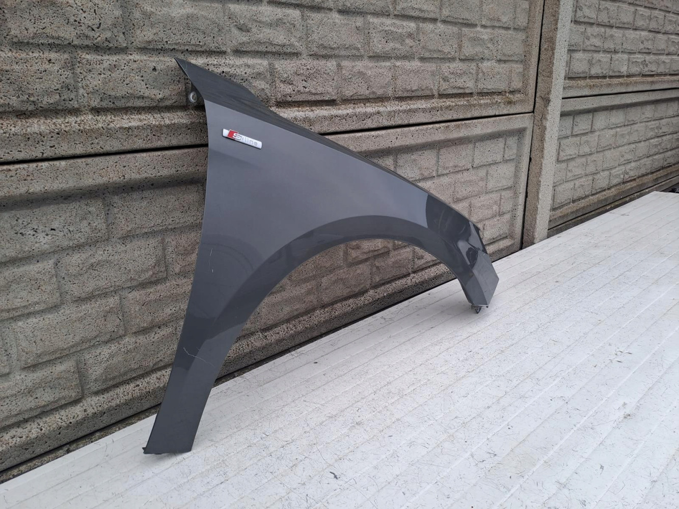 AUDI A1 82A 2019 - 2024 BŁOTNIK PRZEDNI PRAWY - (14487906551)