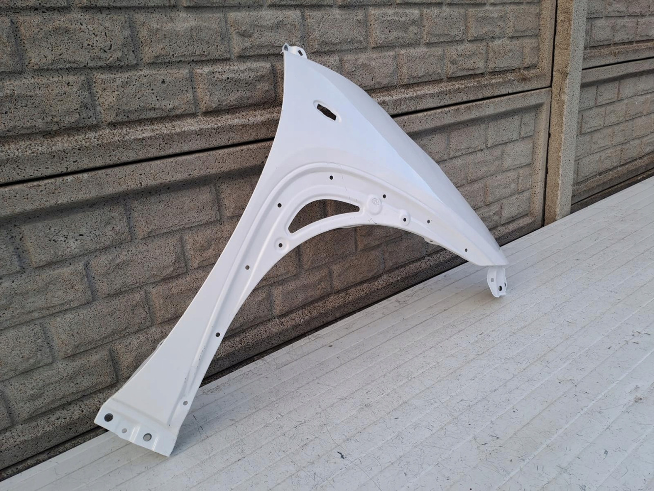 BŁOTNIK PRAWY PRZÓD TOYOTA AYGO X 22-23 - (14510576137)