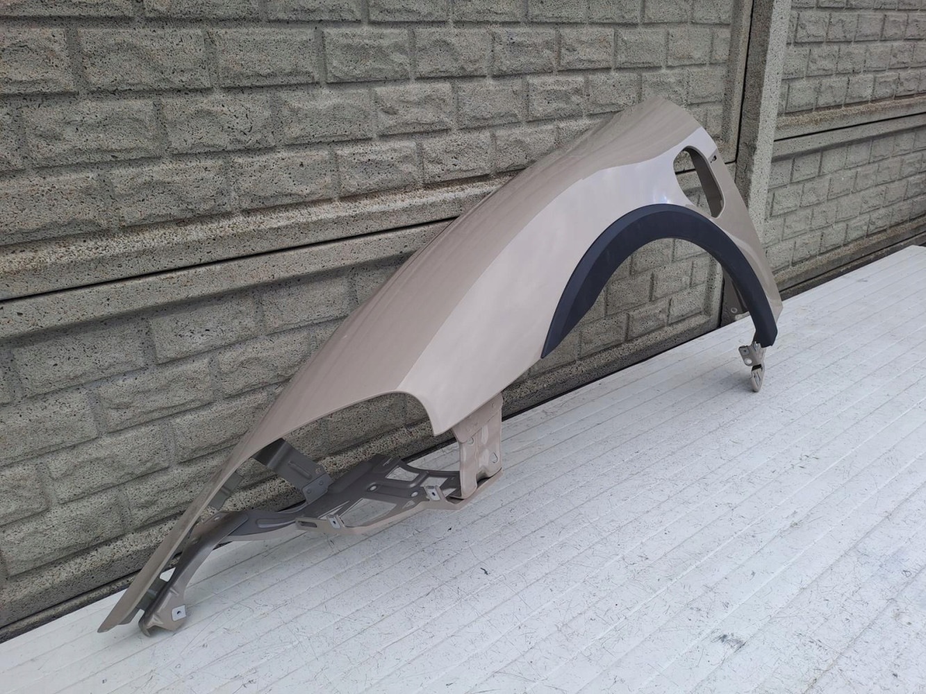 PORSCHE TAYCAN 9J1 9 J BŁOTNIK PRZEDNI LEWY - (14517890546)