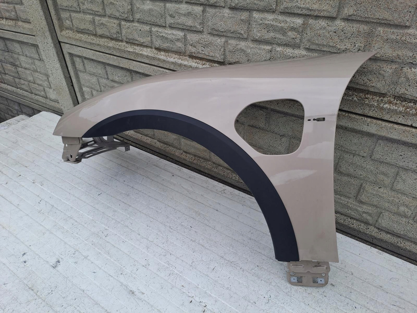PORSCHE TAYCAN 9J1 9 J BŁOTNIK PRZEDNI LEWY - (14517890546)