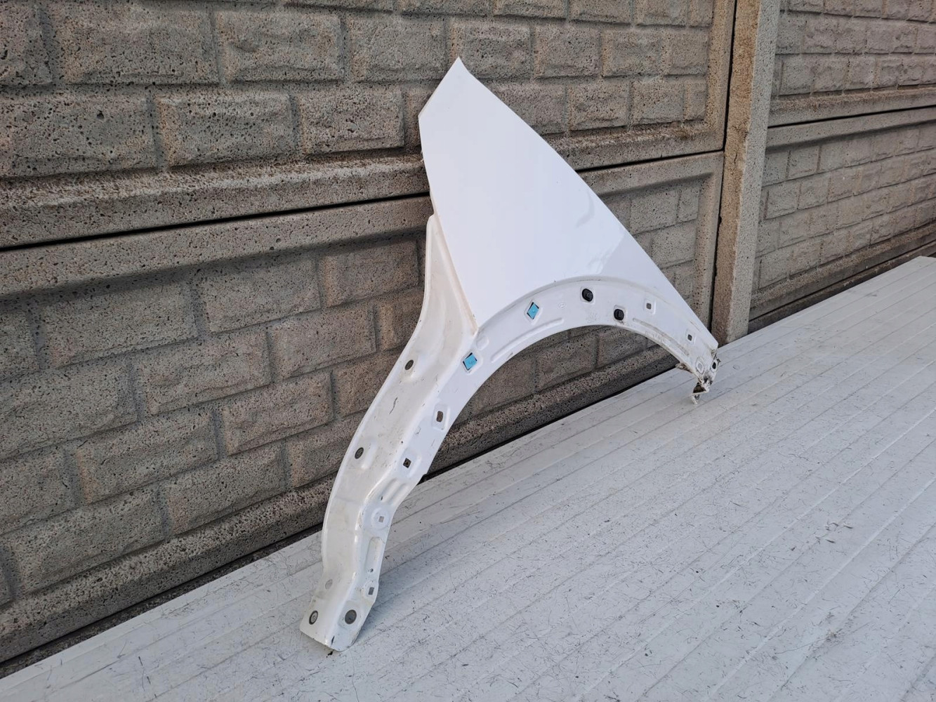 HYUNDAI IONIQ V 2021-2023 BŁOTNIK LEWY PRZEDNI - (14531706614)