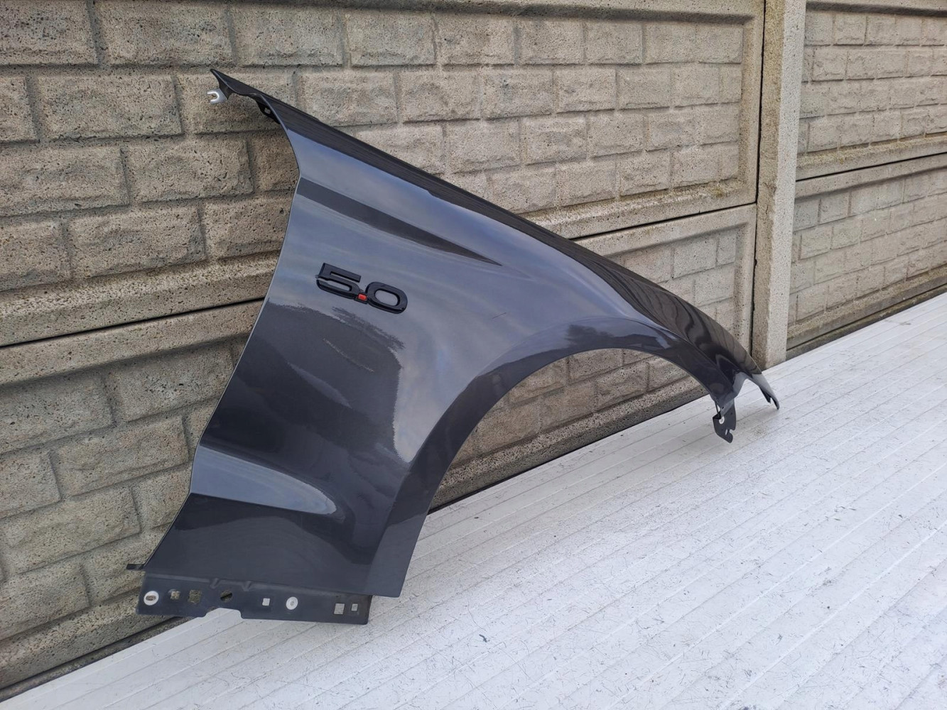 FORD MUSTANG VI 14 - 18 BŁOTNIK PRAWY PRZEDNI - (14576461257)
