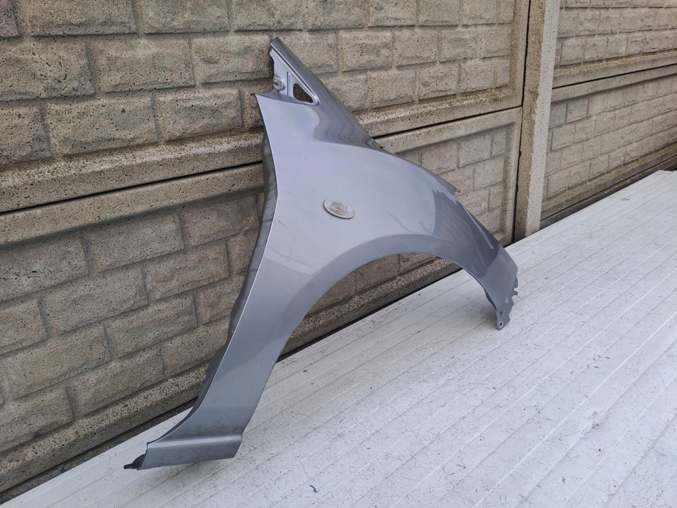 MAZDA 2 II 2007-2015 BŁOTNIK PRAWY PRZEDNI - (14576469308)