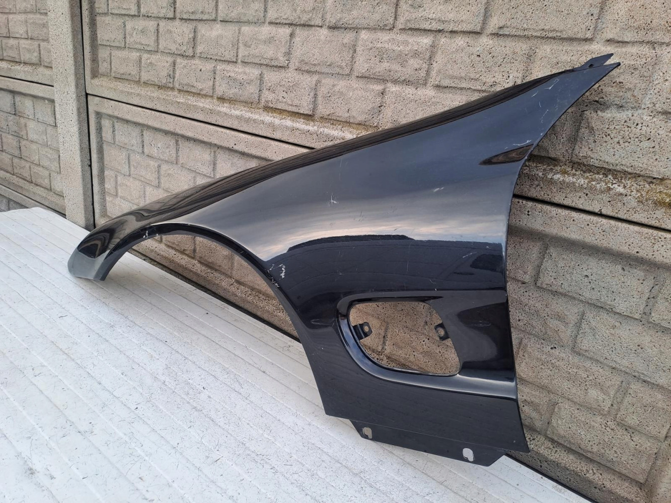 MERCEDES SL230 SL 230 BŁOTNIK LEWY PRZEDNI - (14576570802)