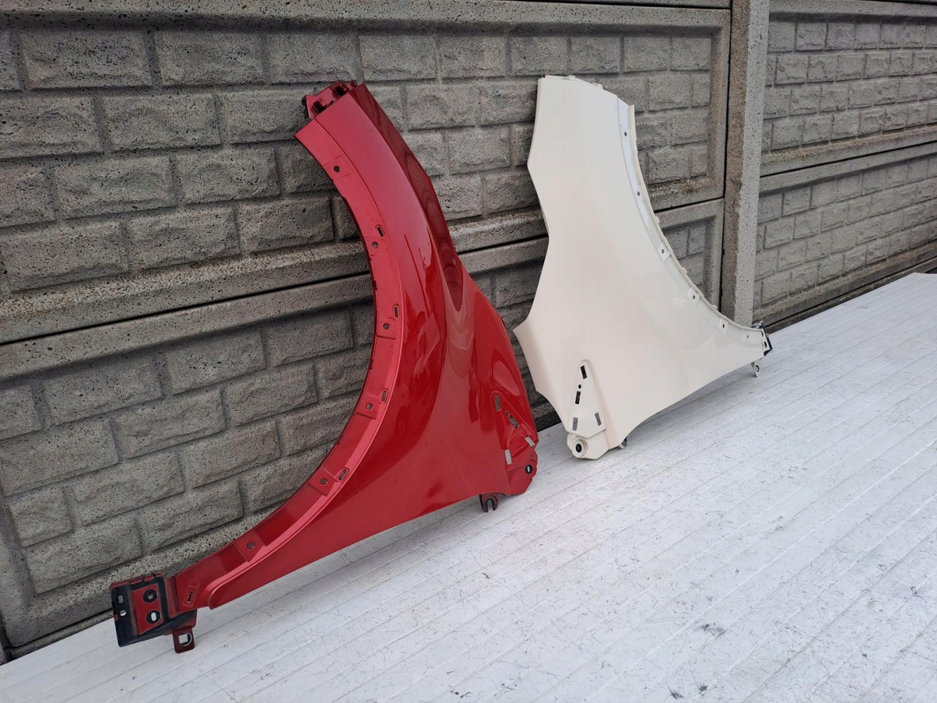 RENAULT CAPTUR 13-18 BŁOTNIK PRZEDNI PRAWY LEWY - (14615123013)