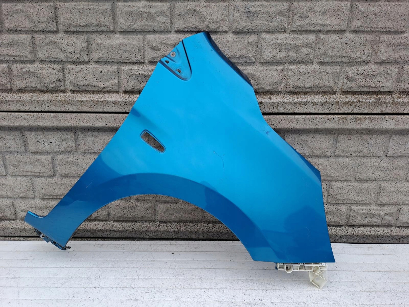 MITSUBISHI SPACE STAR 12-20 BŁOTNIK PRAWY PRZEDNI - (14615351559)