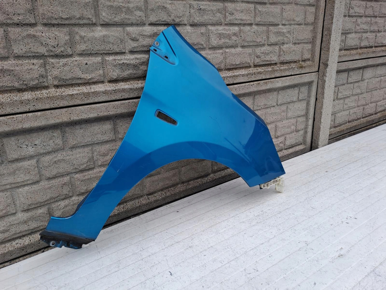 MITSUBISHI SPACE STAR 12-20 BŁOTNIK PRAWY PRZEDNI - (14615351559)