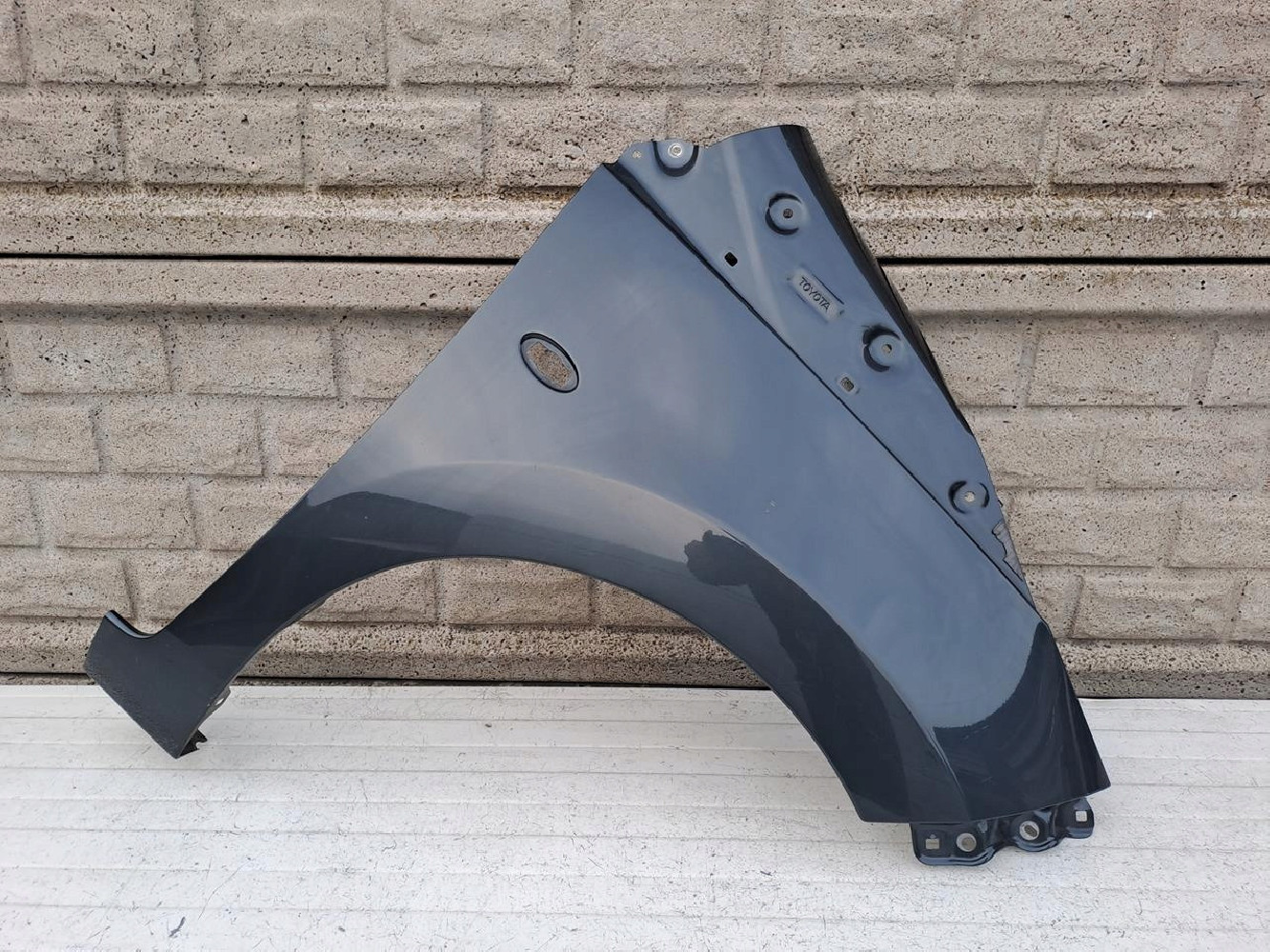 TOYOTA AYGO 2 2014-2022 BŁOTNIK PRAWY PRZEDNI - (14622058377)