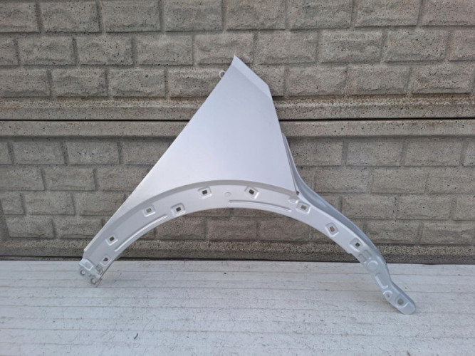 HYUNDAI IONIQ V 21-23 BŁOTNIK PRAWY PRZEDNI - (14645136379)