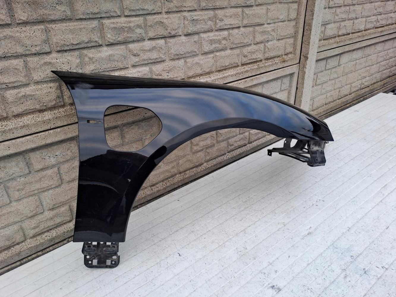 PORSCHE TAYCAN 9J1 9 J BŁOTNIK PRZEDNI PRAWY - (14827115536)