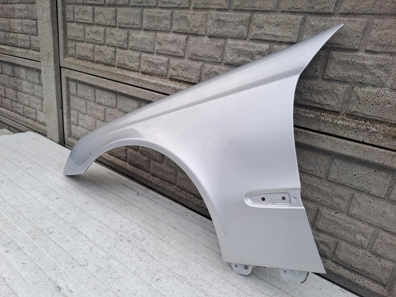 BŁOTNIK LEWY MERCEDES E KLASA W211 2002 - 2009 - (14833251725)