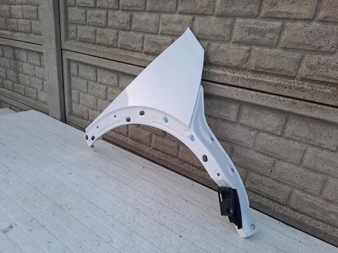 HYUNDAI IONIQ V 21-23 BŁOTNIK PRAWY PRZEDNI - (14854255129)