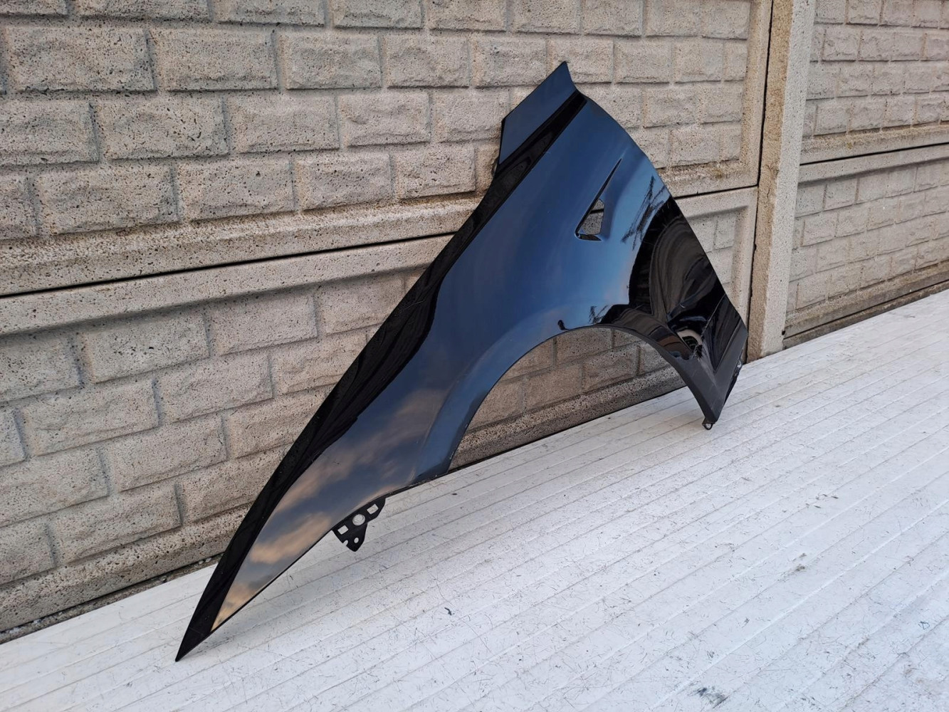TESLA MODEL S BŁOTNIK LEWY PRZEDNI - (14854740544)