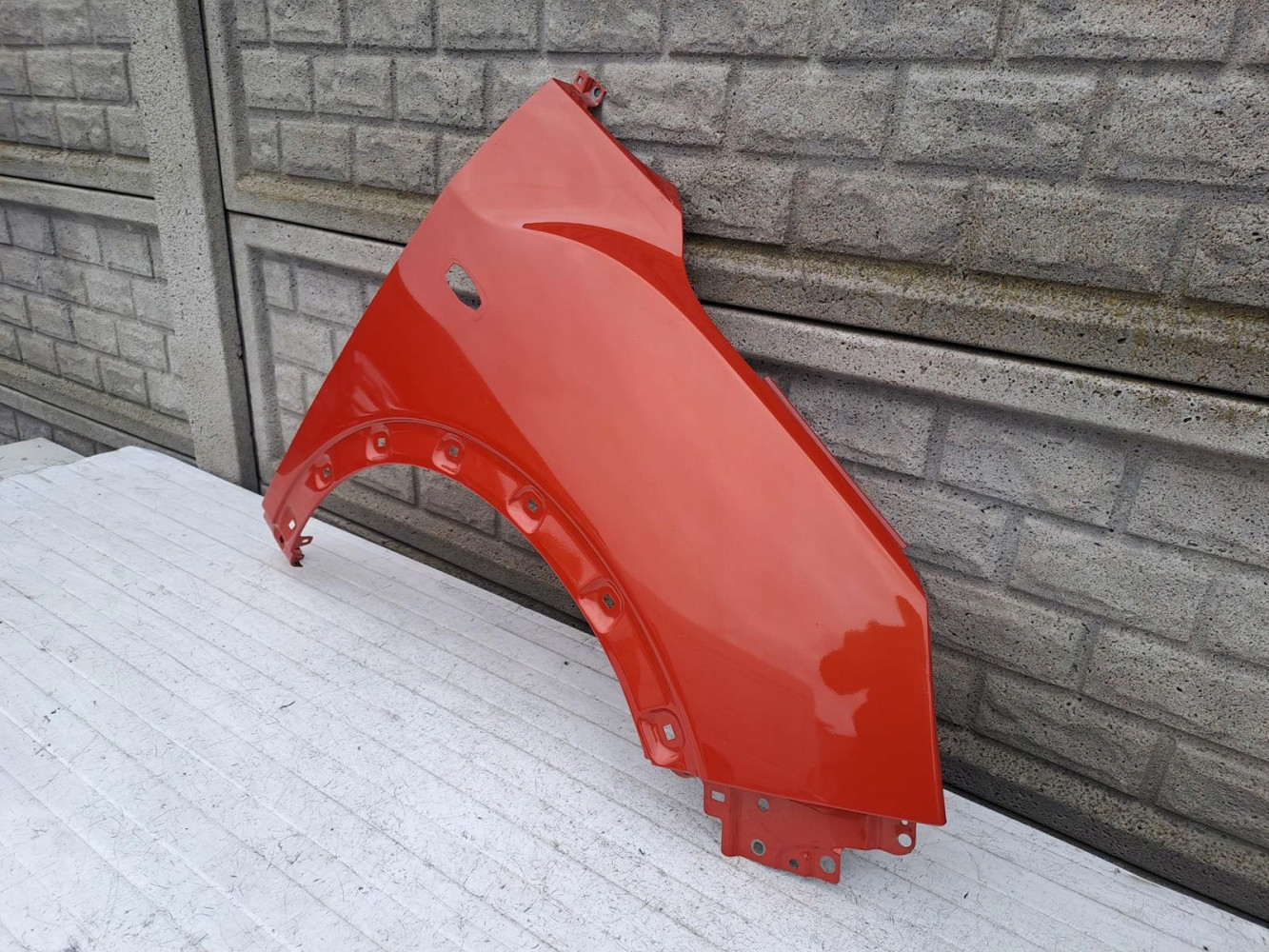 SSANGYONG TIVOLI LIFT 19- BŁOTNIK PRAWY PRZEDNI - (14913003257)