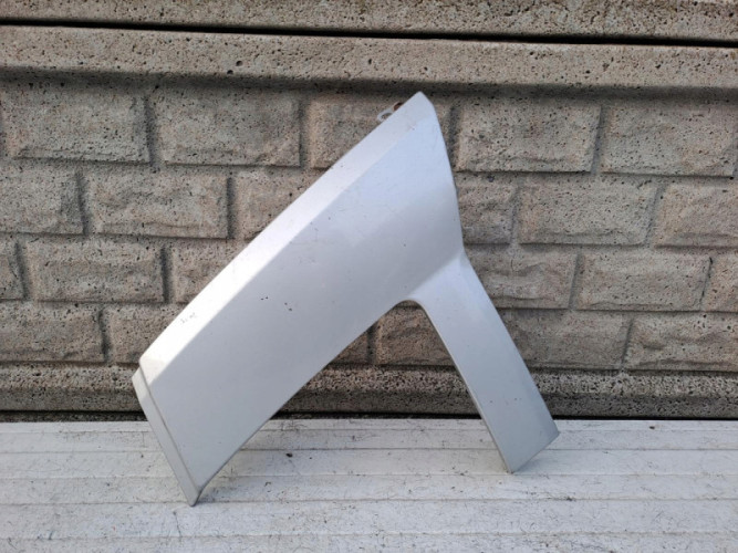 VW CRAFTER 2E0 LISTWA POD LAMPE PRAWY PRZÓD - (14965516287)