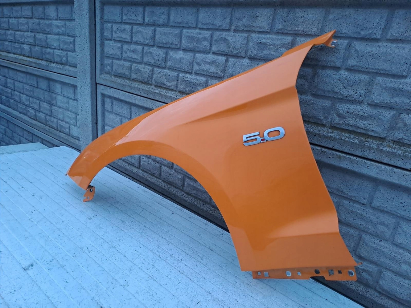 FORD MUSTANG VI LIFT 2018-23 BŁOTNIK LEWY - (15009202389)