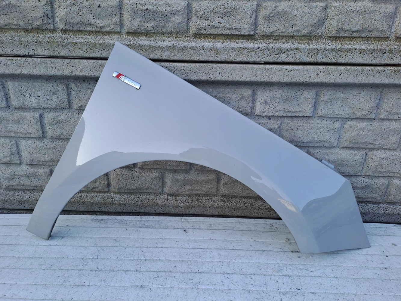 AUDI A1 8X0 2010-2017 BŁOTNIK PRZEDNI PRAWY - (15077653014)