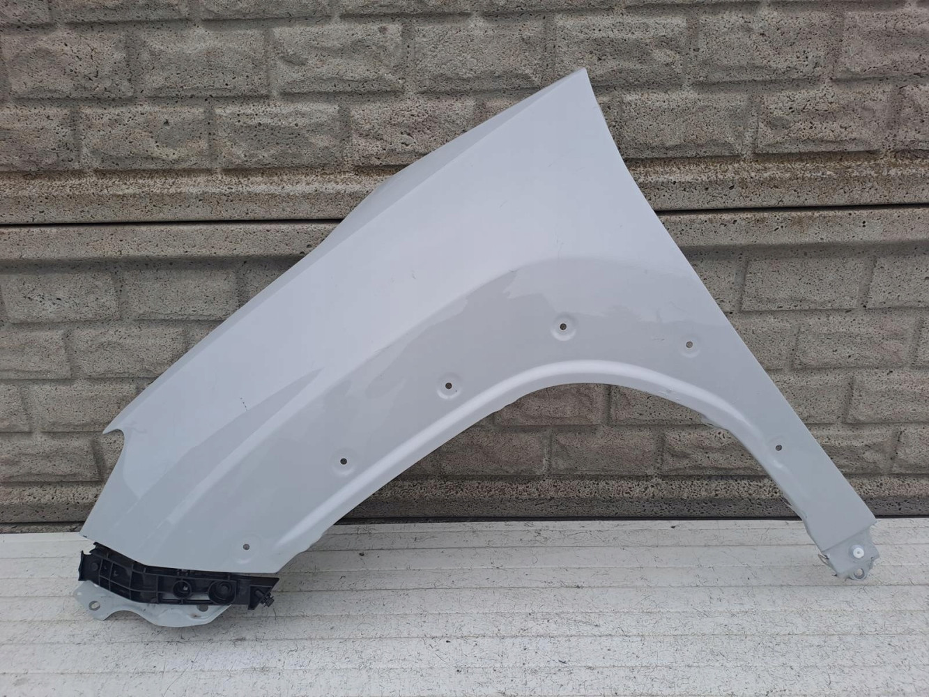 TOYOTA YARIS CROSS 4 IV 19-24 BŁOTNIK LEWY - (15082824374)