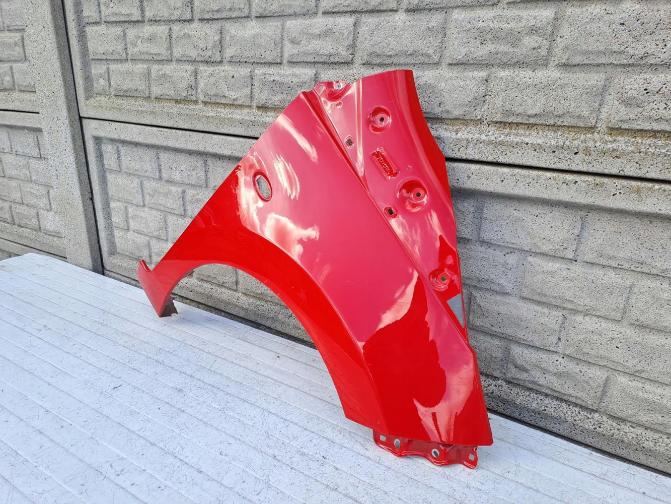 TOYOTA AYGO 2 2014-2022 BŁOTNIK PRAWY PRZEDNI - (15102712746)