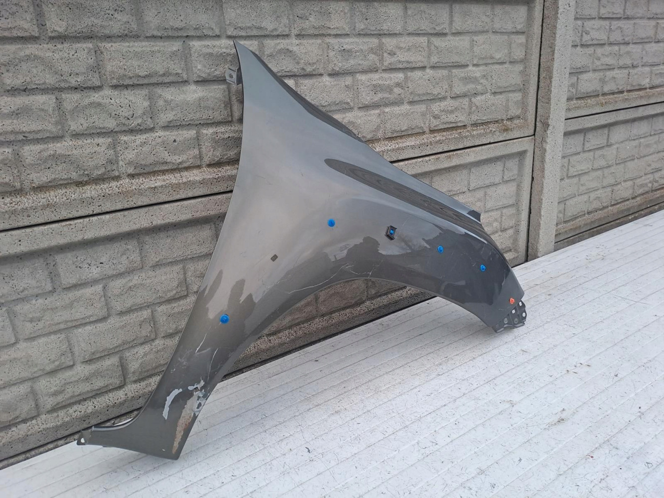 TOYOTA HILUX 15- BŁOTNIK PRZEDNI PRAWY - (15133991960)