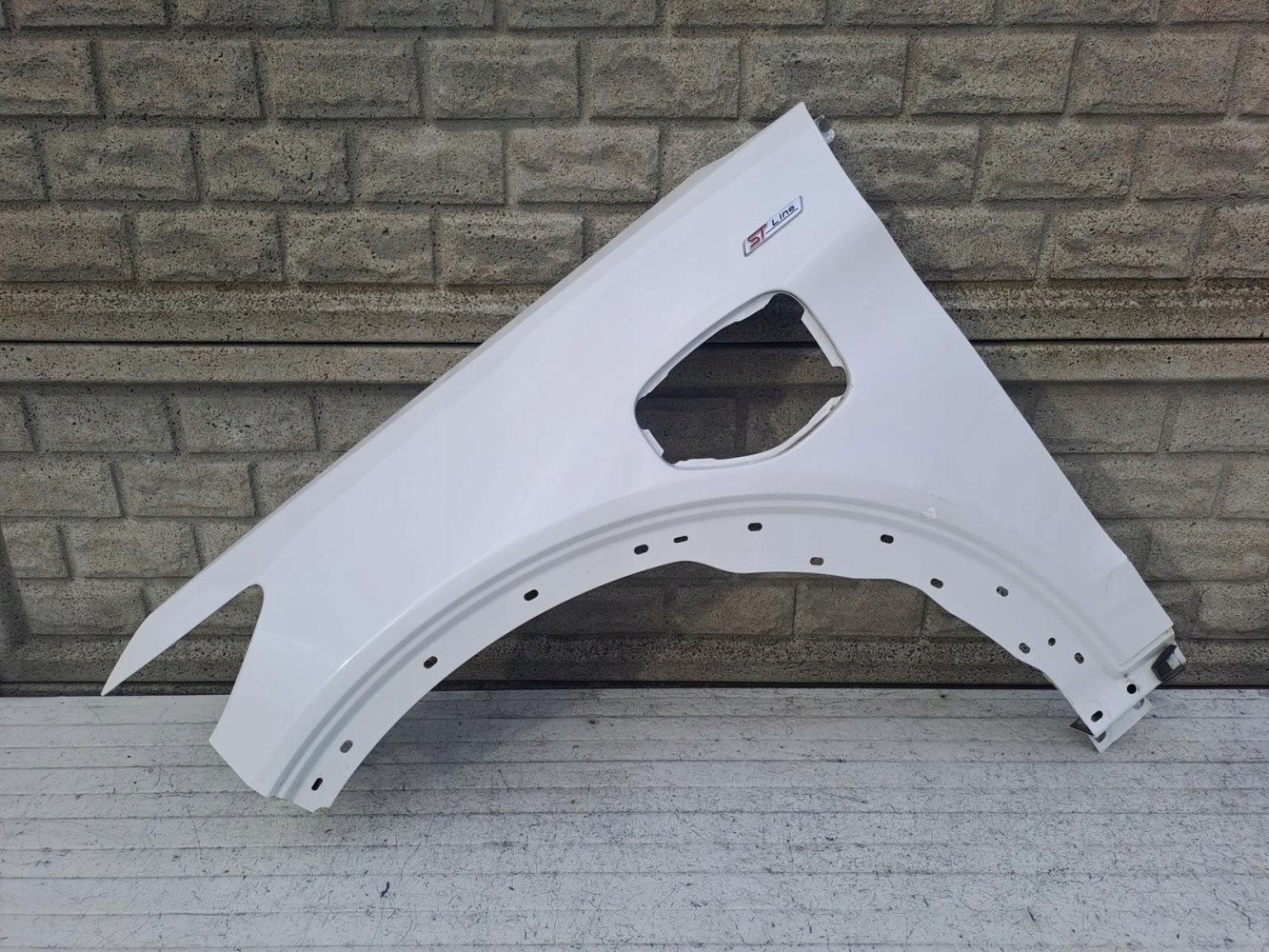 FORD EXPLORER VI PHEV 21-24 BŁOTNIK LEWY PRZEDNI - (15144966480)