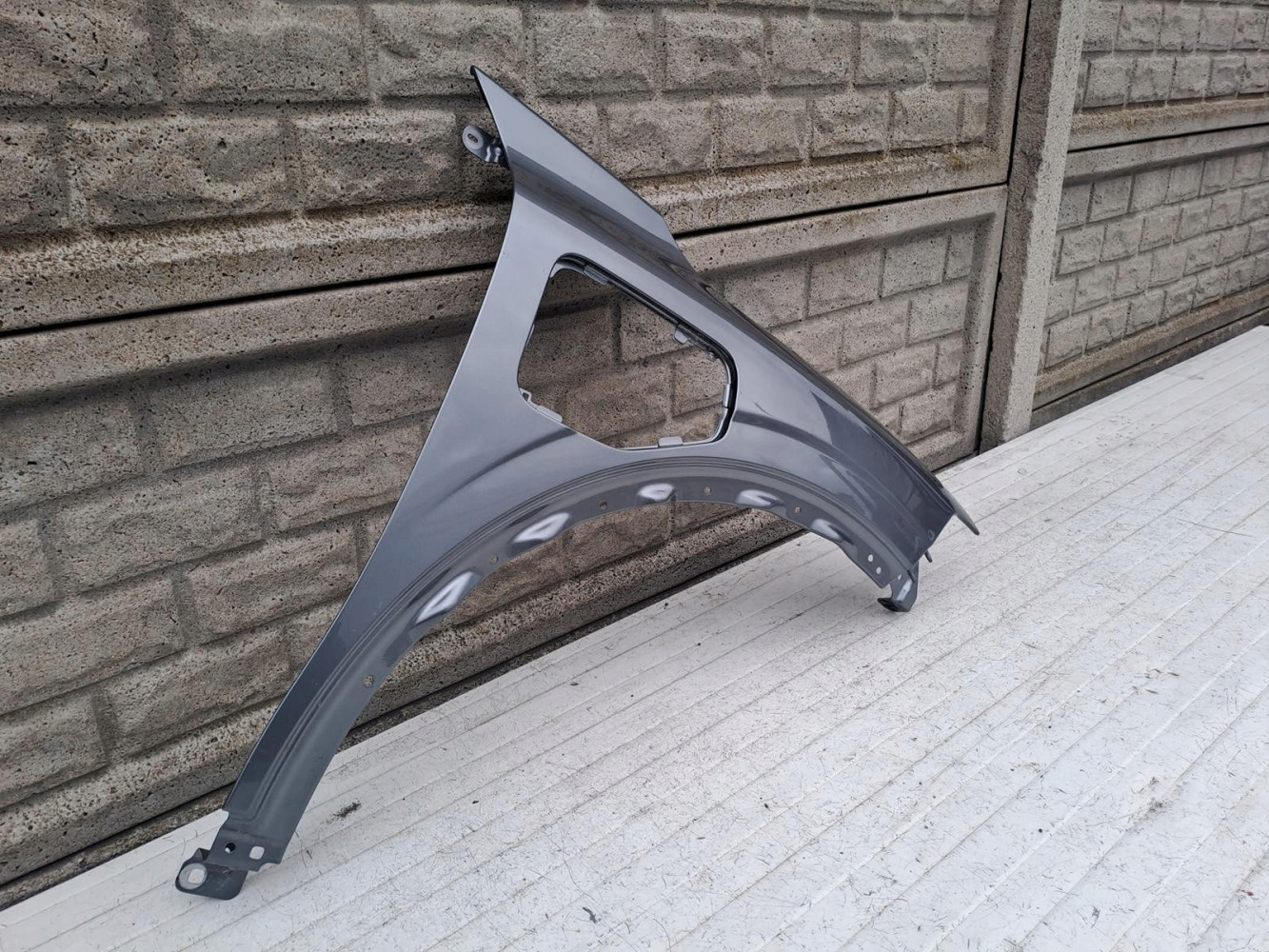 RENAULT MEGANE E-TECH 24- BŁOTNIK PRZEDNI PRAWY - (15154509393)
