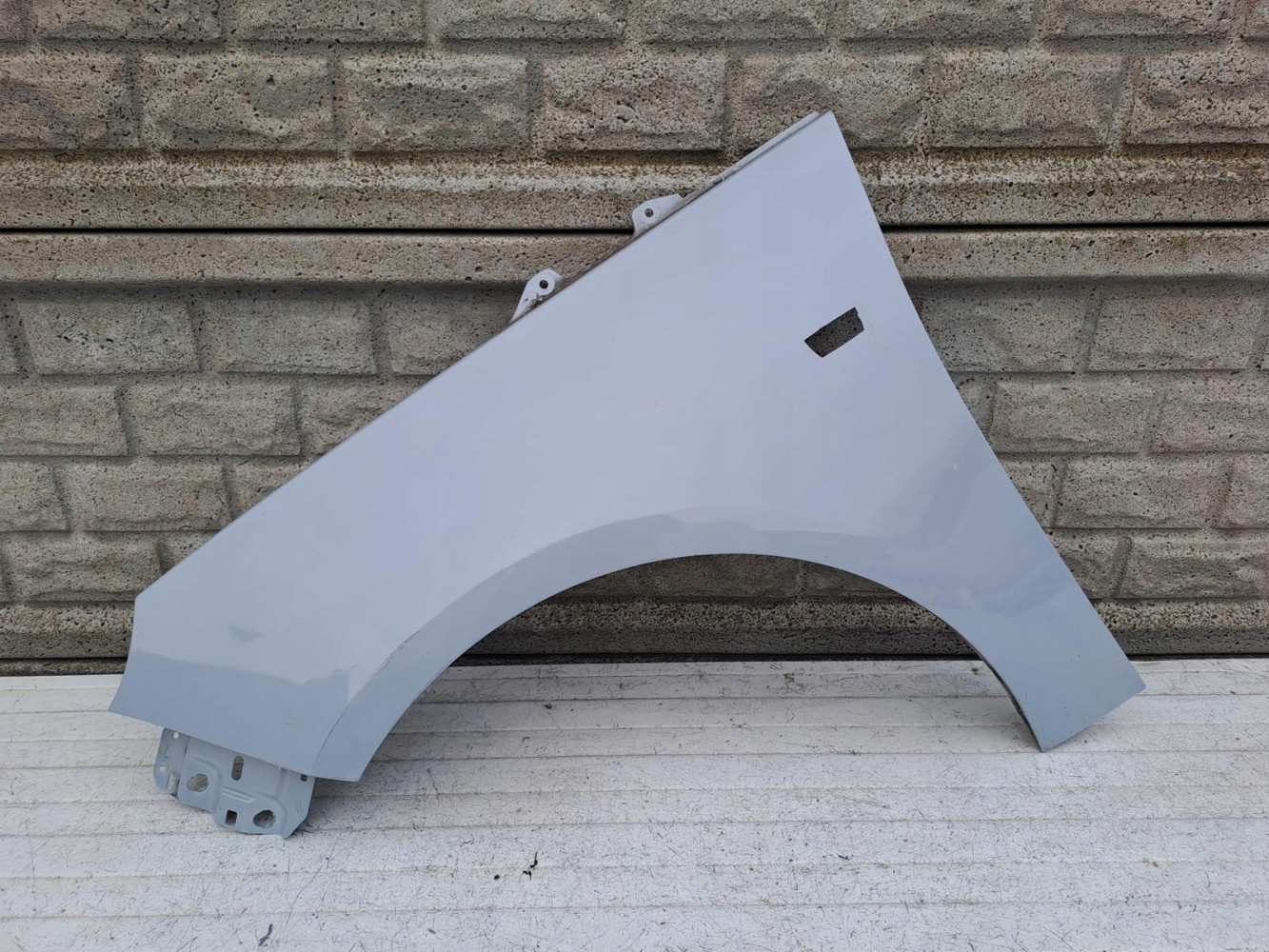 OPEL ADAM BŁOTNIK PRZEDNI LEWY - (15201336880)