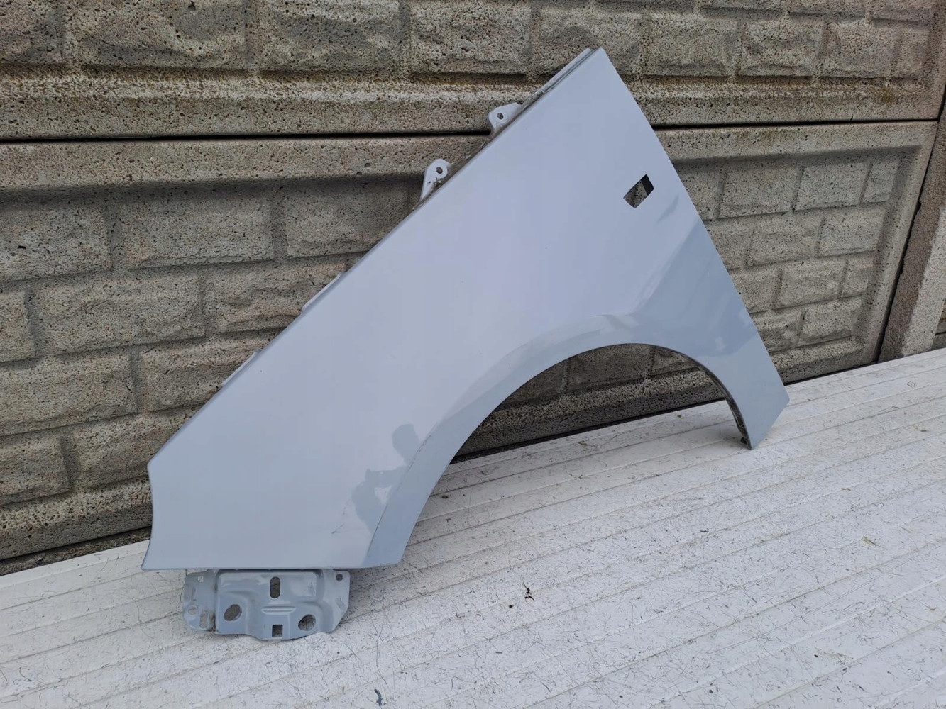 OPEL ADAM BŁOTNIK PRZEDNI LEWY - (15201336880)