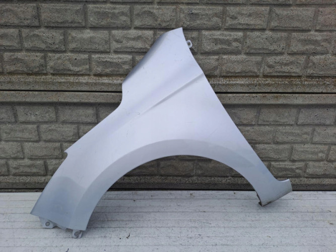 HYUNDAI I20 LIFT BŁOTNIK PRZEDNI LEWY - (15201361362)