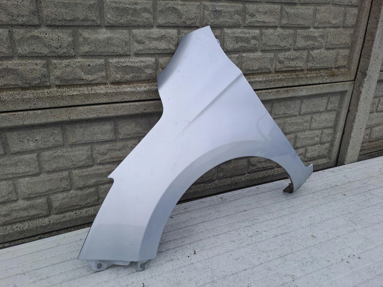 HYUNDAI I20 LIFT BŁOTNIK PRZEDNI LEWY - (15201361362)